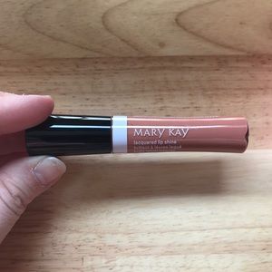 Mary Kay Liquid Lip Lacquer